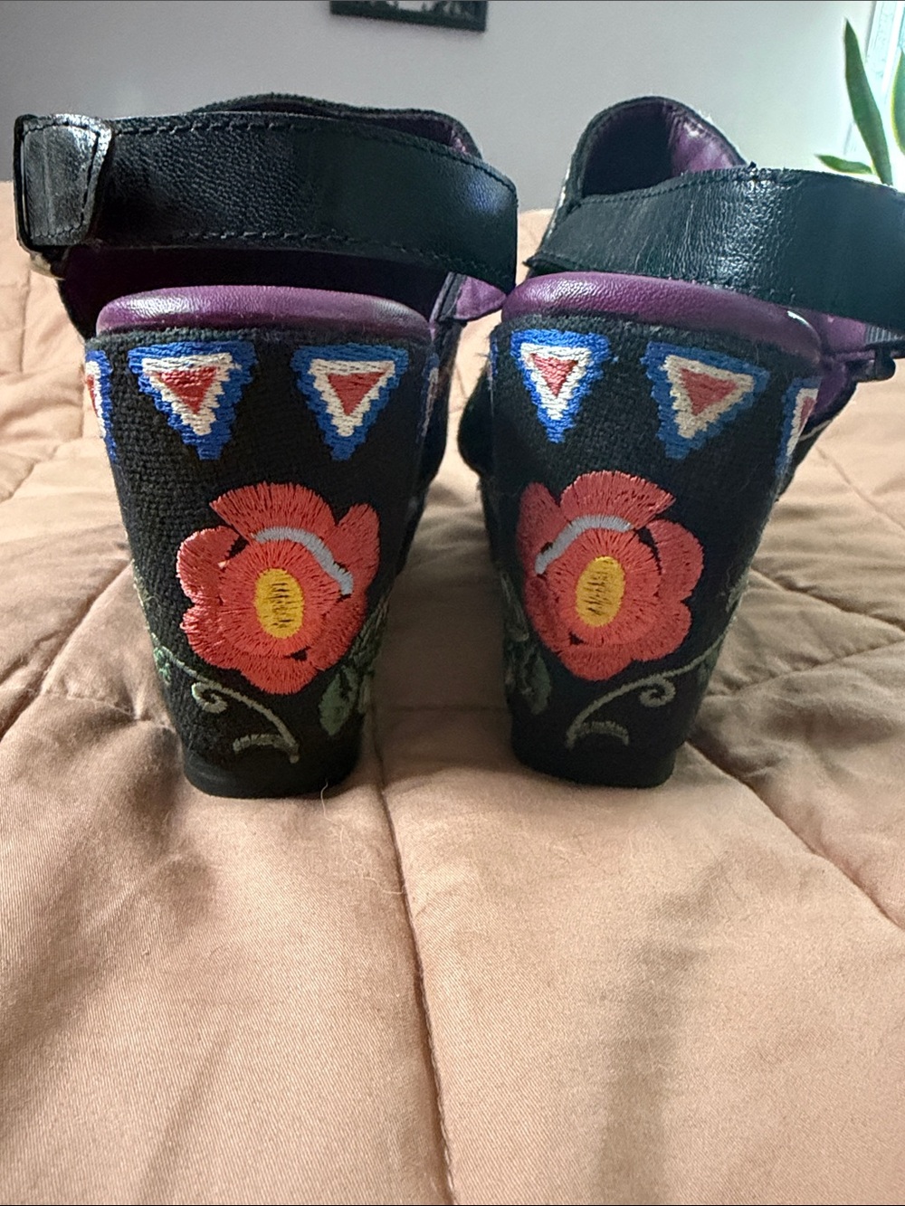 Sharif Black Embroidered Floral & Bird Wedge Sandals with Purple Insole - Picture 3 of 6